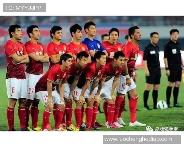 豪仔引领新风潮 成为足球场上的年轻领军人物与未来之星