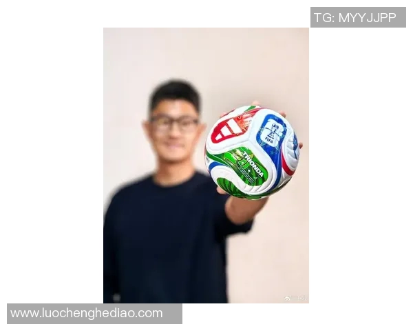 足球球星水杯喷雾成新潮流 热销背后揭示的运动品牌营销新趋势